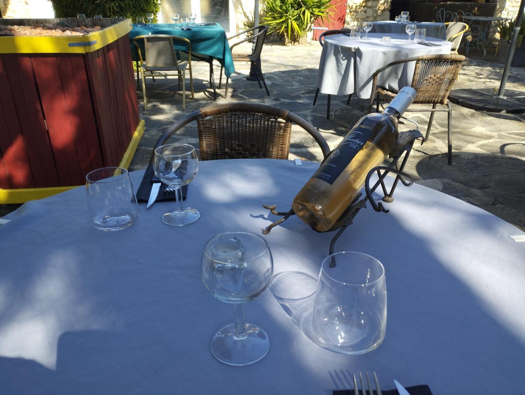 Logis Hotel Restaurant L'Esquielle Saint-Genies-de-Malgoires ภายนอก รูปภาพ