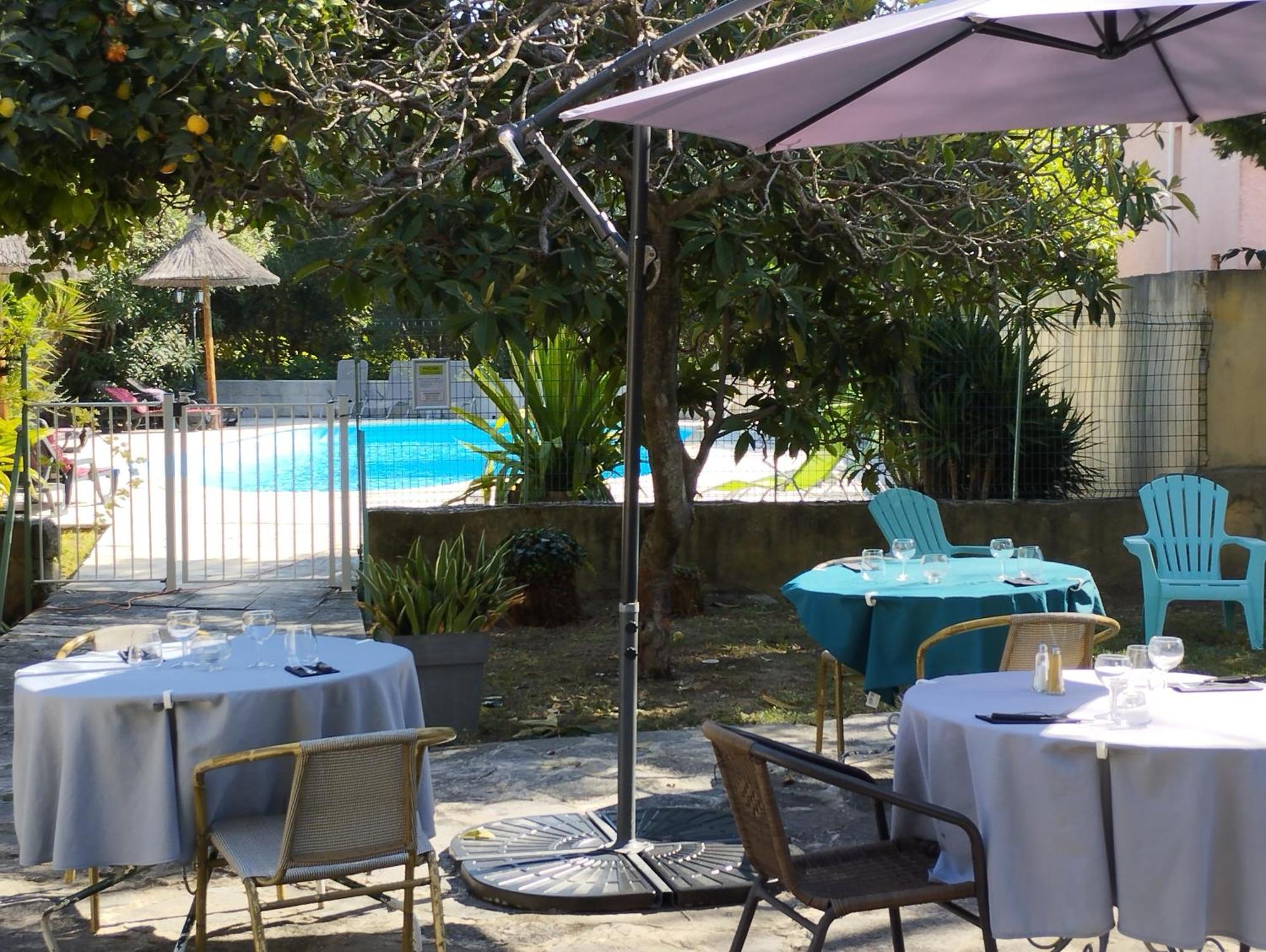 Logis Hotel Restaurant L'Esquielle Saint-Genies-de-Malgoires ภายนอก รูปภาพ