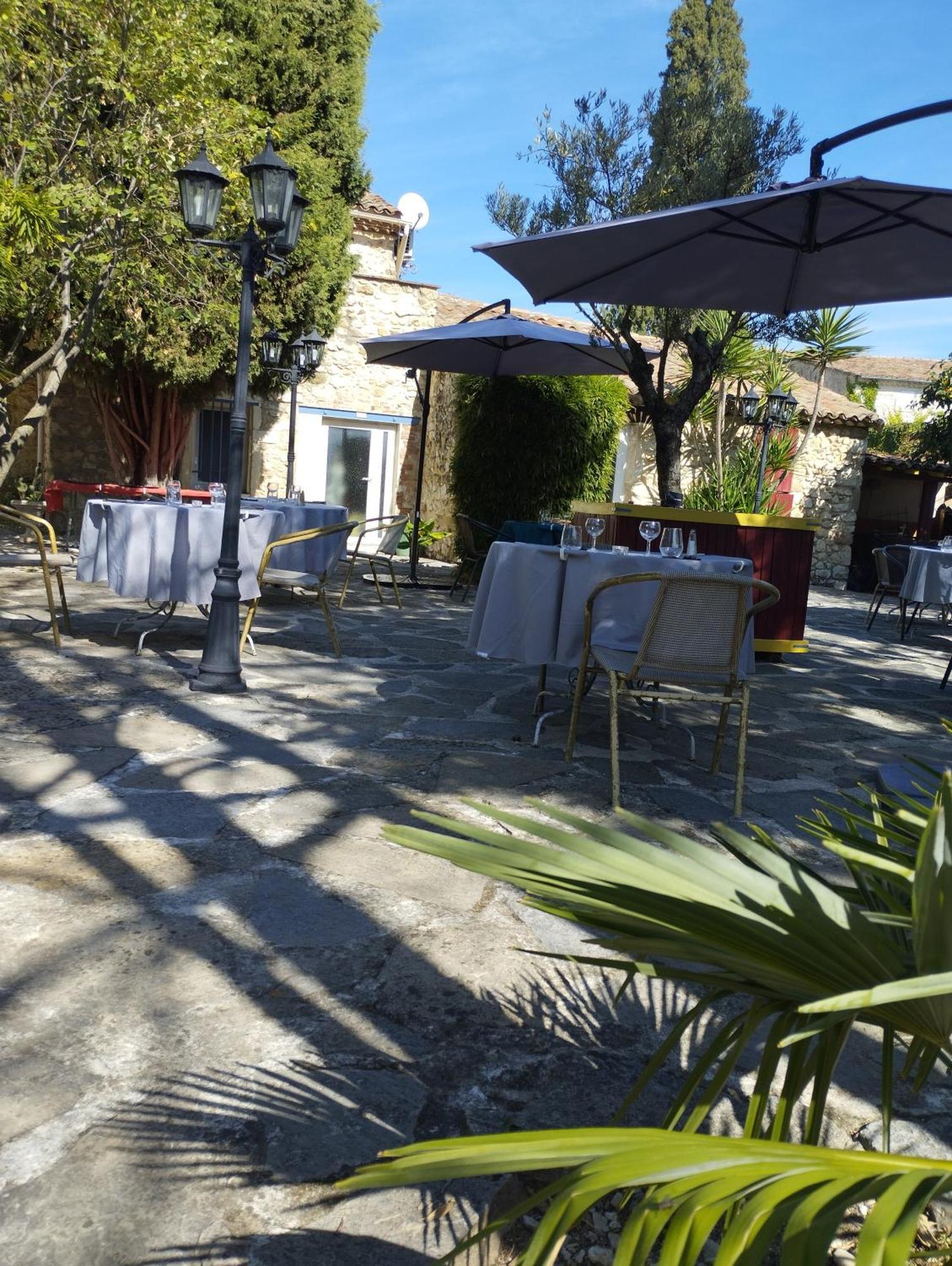 Logis Hotel Restaurant L'Esquielle Saint-Genies-de-Malgoires ภายนอก รูปภาพ