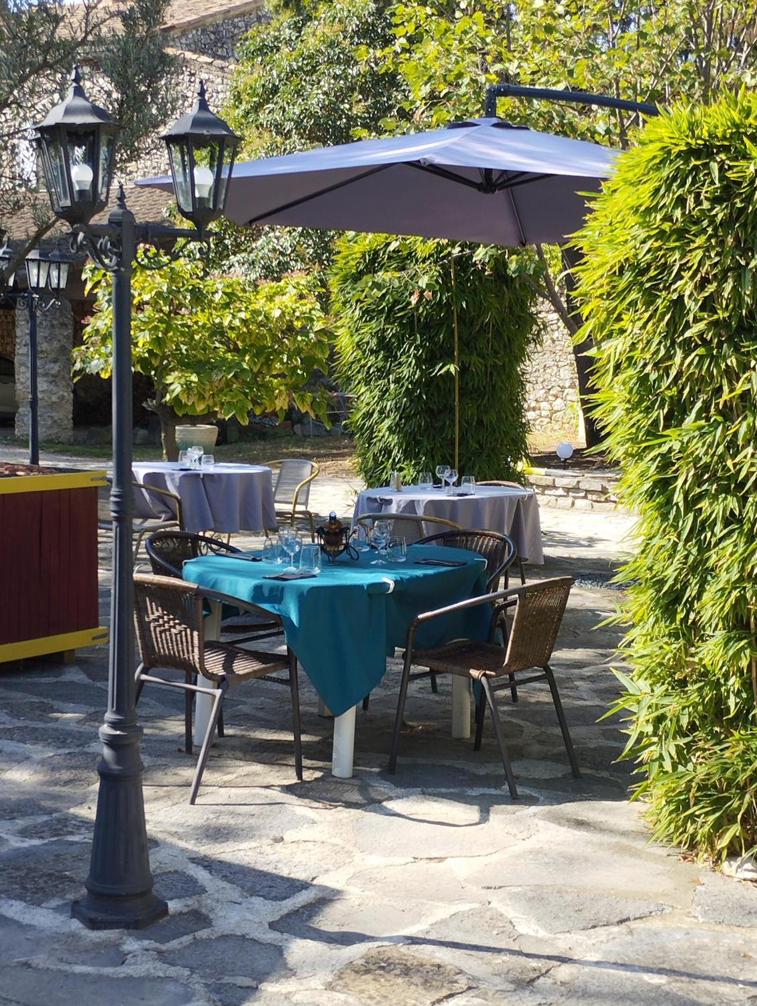 Logis Hotel Restaurant L'Esquielle Saint-Genies-de-Malgoires ภายนอก รูปภาพ