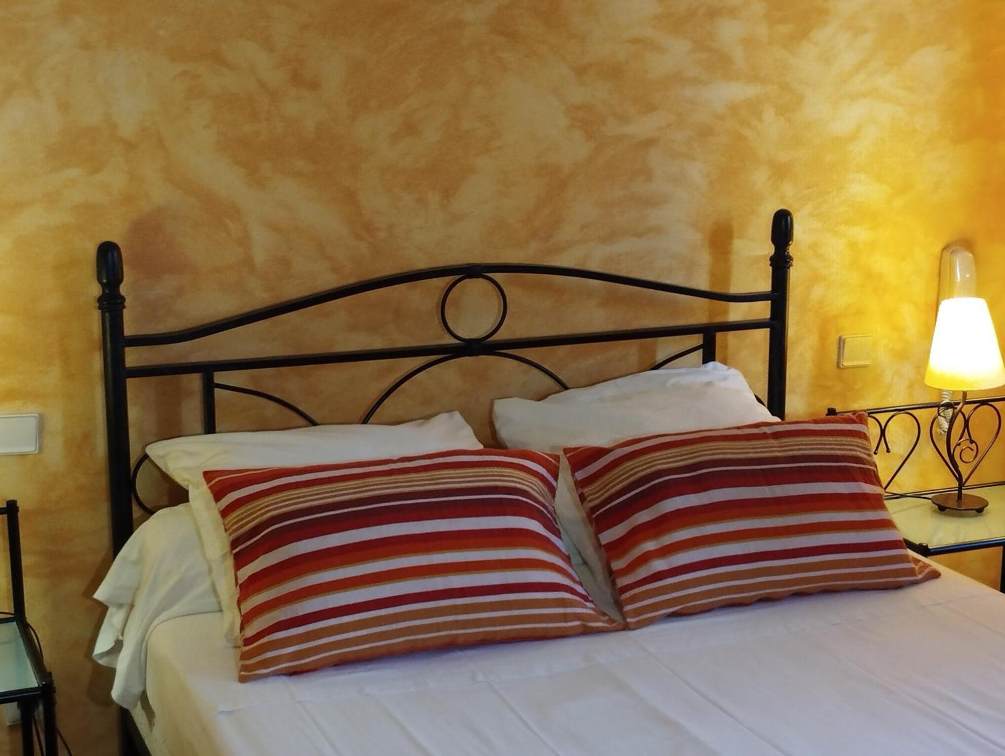 Logis Hotel Restaurant L'Esquielle Saint-Genies-de-Malgoires ภายนอก รูปภาพ