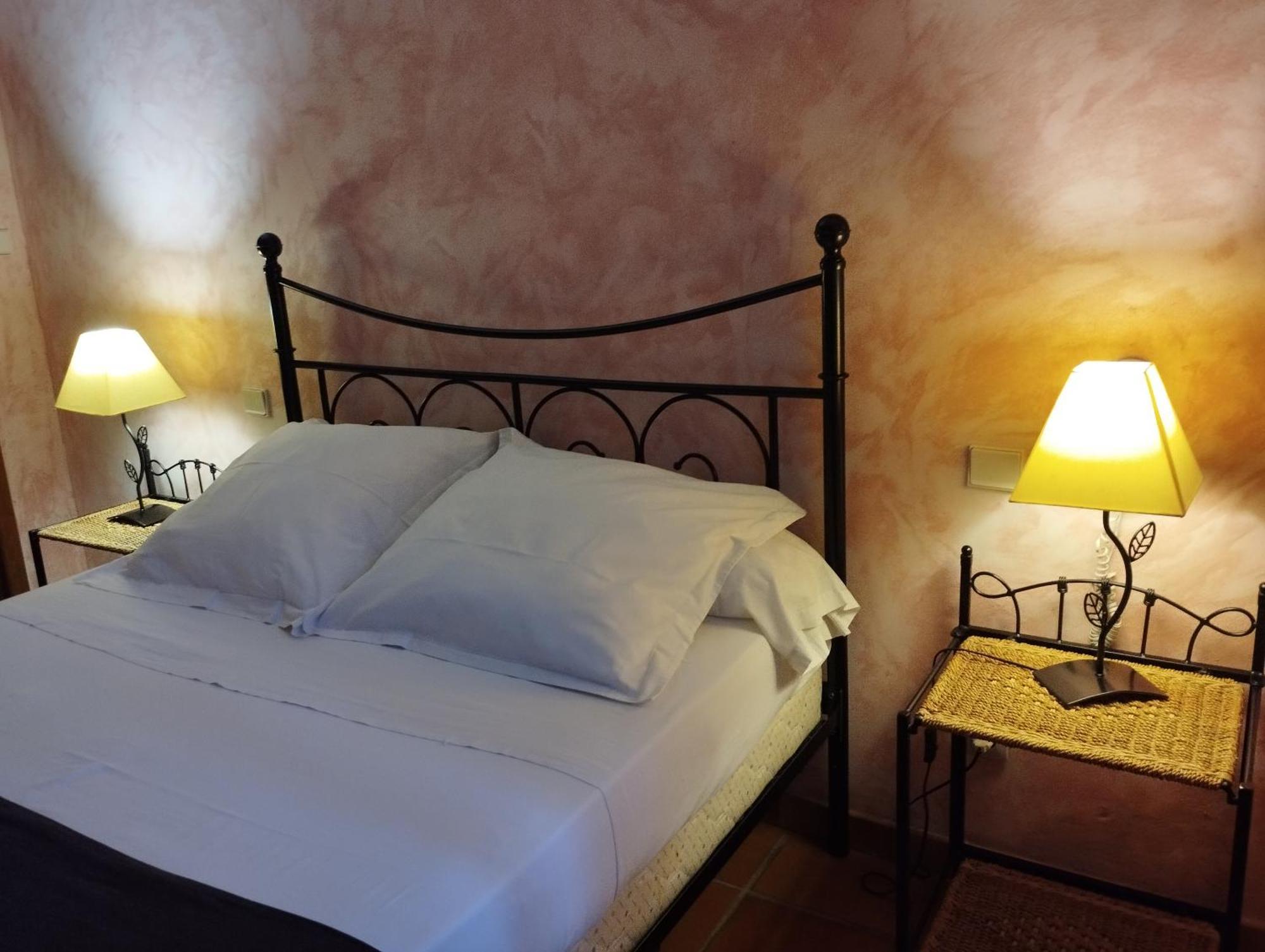 Logis Hotel Restaurant L'Esquielle Saint-Genies-de-Malgoires ภายนอก รูปภาพ