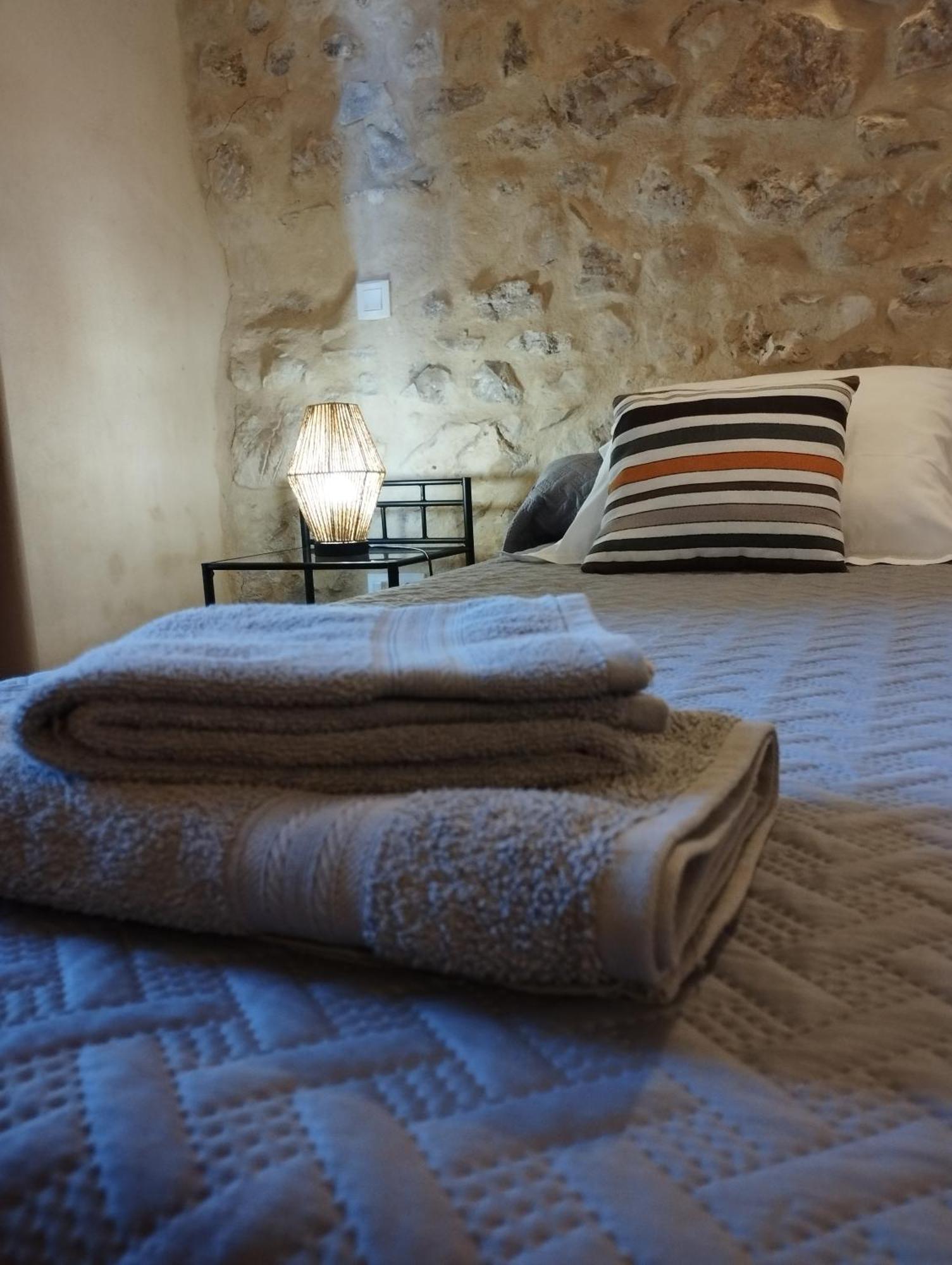 Logis Hotel Restaurant L'Esquielle Saint-Genies-de-Malgoires ภายนอก รูปภาพ