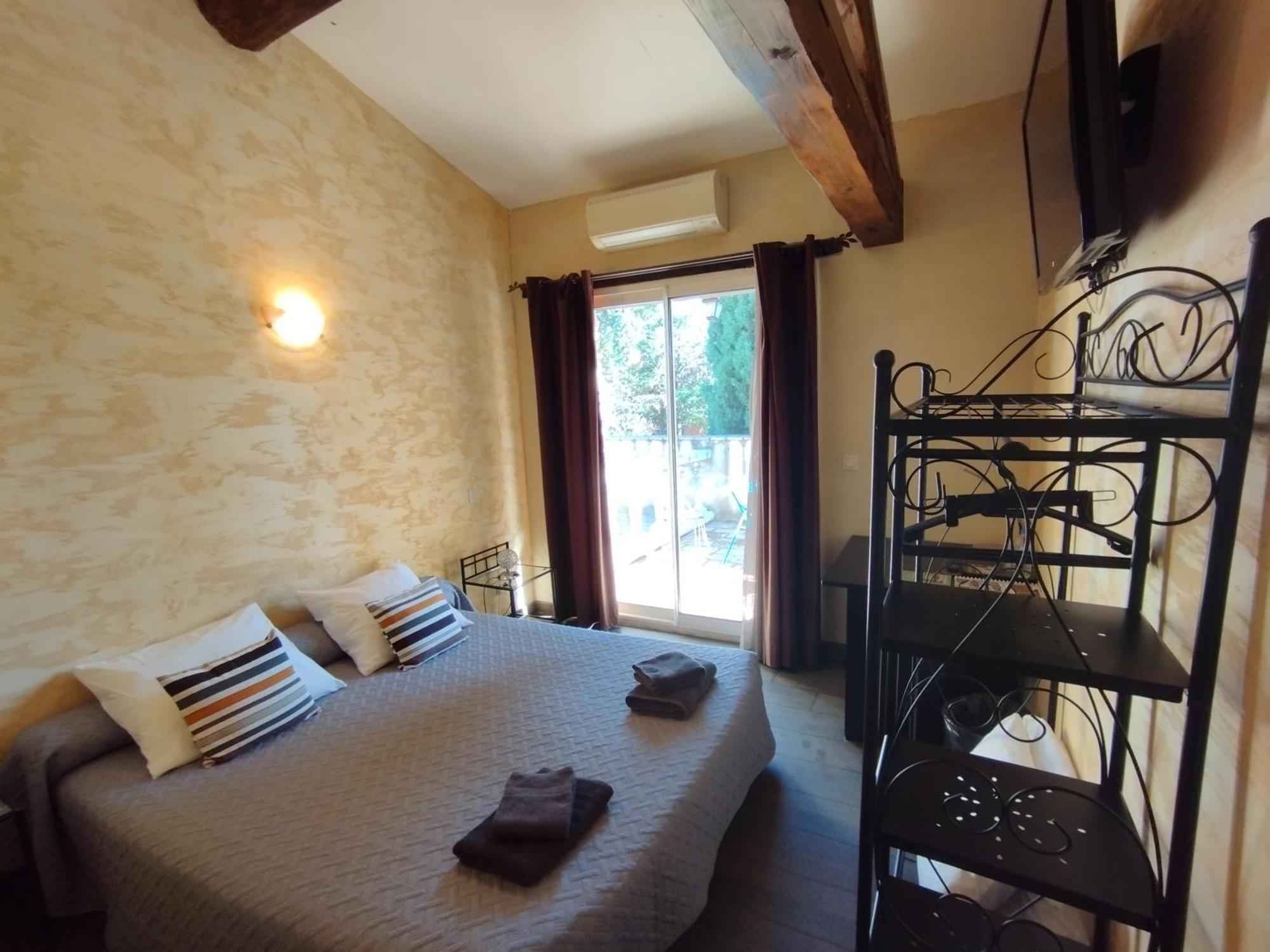 Logis Hotel Restaurant L'Esquielle Saint-Genies-de-Malgoires ภายนอก รูปภาพ